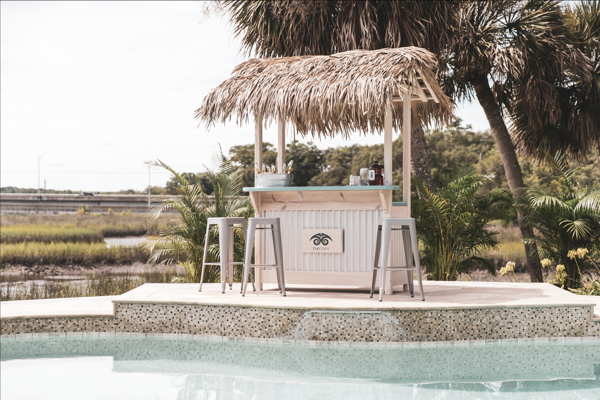 TikiTops® Tropical Bar